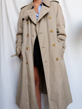 Load image into Gallery viewer, Vintage BURBERRY trench coat (S)
