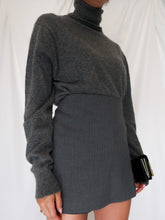 Load image into Gallery viewer, Cashmere Turtleneck jumper
