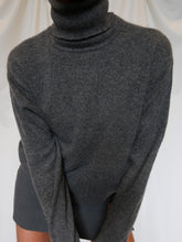 Load image into Gallery viewer, Cashmere Turtleneck jumper
