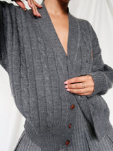 Load image into Gallery viewer, &quot;Lord&quot; knitted cardigan
