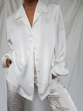 Load image into Gallery viewer, &quot;Ivoire&quot; satin shirt
