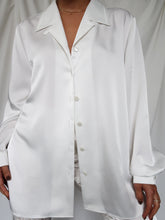 Load image into Gallery viewer, &quot;Ivoire&quot; satin shirt
