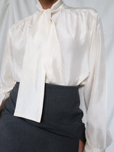 Load image into Gallery viewer, &quot;Sissy&quot; silk blouse
