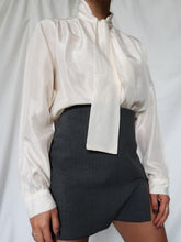 Load image into Gallery viewer, &quot;Sissy&quot; silk blouse
