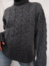 Load image into Gallery viewer, &quot;Neila&quot; knitted jumper
