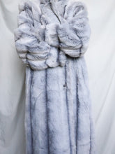 Load image into Gallery viewer, &quot;Bella&quot; fake fur coat
