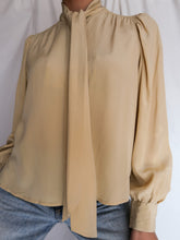 Load image into Gallery viewer, &quot;Sand&quot; silk shirt
