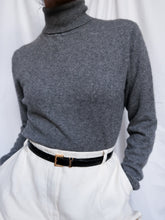 Load image into Gallery viewer, &quot;Lia&quot; cashmere turtleneck jumper
