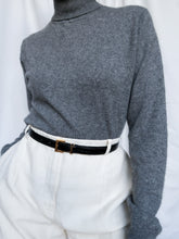 Load image into Gallery viewer, &quot;Lia&quot; cashmere turtleneck jumper
