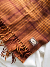 Load image into Gallery viewer, CAMEL lambswool scarf
