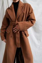 Load image into Gallery viewer, &quot;Dulce Lecce&quot; coat
