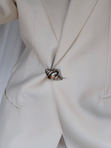 "Coquillage" silver brooch
