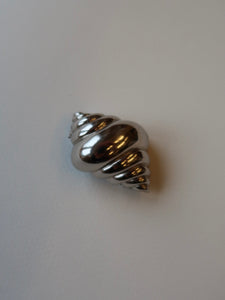 "Coquillage" silver brooch