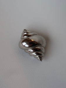 "Coquillage" silver brooch