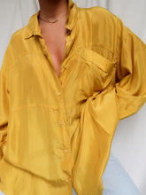 Load image into Gallery viewer, &quot;Honey&quot; silk shirt
