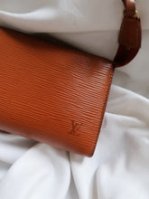 Load image into Gallery viewer, LOUIS VUITTON  clutch bag
