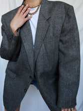 Load image into Gallery viewer, &quot;Mr Grey&quot; vintage blazer
