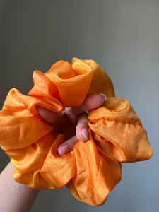 « Sunflower » silk scrunchie