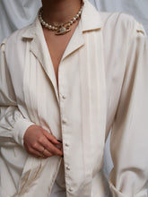 Load image into Gallery viewer, &quot;Hana&quot; ivory shirt
