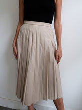 Load image into Gallery viewer, &quot;Nina&quot; pleated skirt
