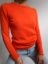 Load image into Gallery viewer, Cashmere knitted jumper
