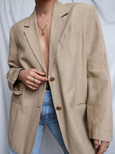 Load image into Gallery viewer, &quot;Montaigne&quot; beige blazer
