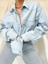 Load image into Gallery viewer, LEVI&#39;S denim shirt
