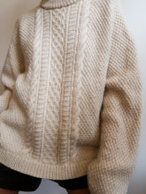 Load image into Gallery viewer, Wool knit jumper
