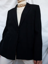 Load image into Gallery viewer, &quot;Inaya&quot; Black blazer
