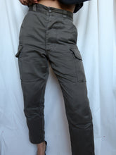Load image into Gallery viewer, &quot;Cargo&quot; kaki pants
