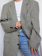 Load image into Gallery viewer, &quot;Vichy&quot; houndstooth blazer
