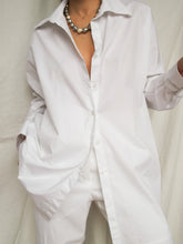 Load image into Gallery viewer, Oversized white shirt

