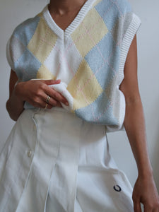 "BeeGee" knitted sleeveless jumper