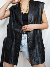 Load image into Gallery viewer, Sleeveless leather jacket
