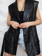 Load image into Gallery viewer, Sleeveless leather jacket

