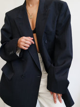 Load image into Gallery viewer, &quot;Blacky&quot; blazer
