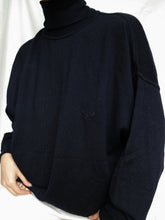 Load image into Gallery viewer, &quot;Pola&quot; dark blue turtleneck jumper
