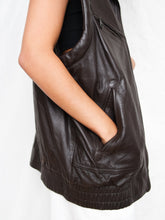 Load image into Gallery viewer, Brown sleeveless leather jacket (L men)
