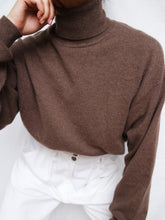 Load image into Gallery viewer, &quot;Yara&quot; cashmere jumper
