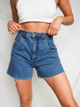 Load image into Gallery viewer, Vintage bermuda shorts - lallasshop

