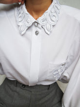 Load image into Gallery viewer, &quot;Ying&quot; white blouse (XL)
