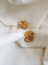 Load image into Gallery viewer, &quot;Wave&quot; clip on earrings
