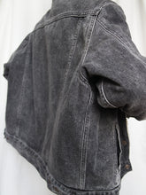 Load image into Gallery viewer, LEVI&#39;S trucker grey denim jacket
