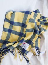 Load image into Gallery viewer, &quot;Oxford&quot; lambswool scarf
