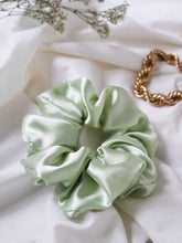 Load image into Gallery viewer, &quot;Water Lilies&quot; scrunchie - lallasshop
