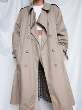 Load image into Gallery viewer, “Lisa” trench coat (M men)
