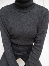 Load image into Gallery viewer, &quot;Katherine&quot; cashmere jumper
