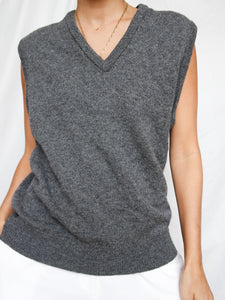 Grey sleeveless jumper (M)