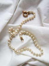 Load image into Gallery viewer, &quot;Sissy&quot; pearls necklace
