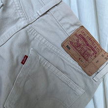 Load image into Gallery viewer, LEVI&#39;S 501 cropped shorts
